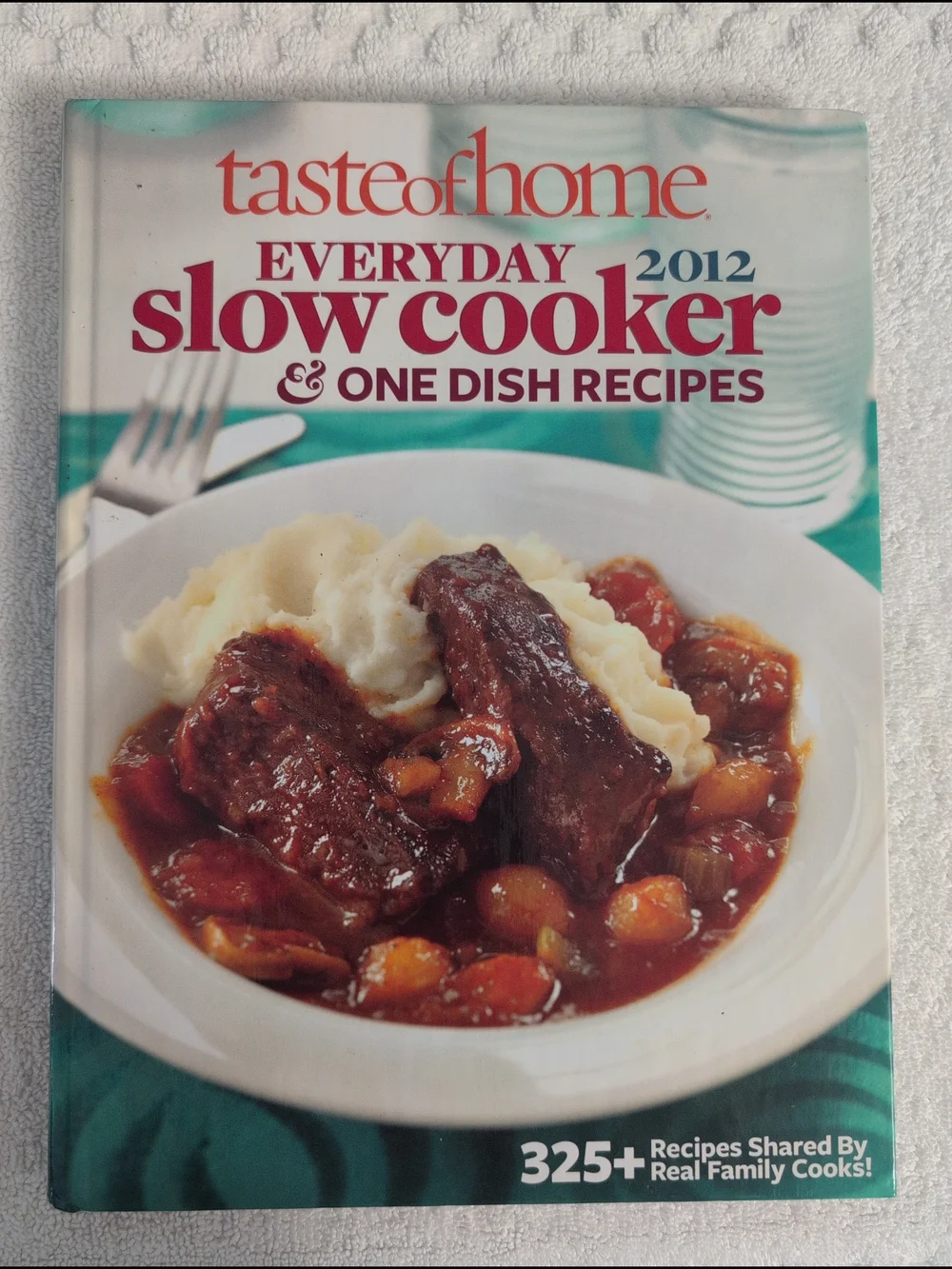 Taste of Home Everyday Slow Cooker & One Dish Recipes - Teal and White